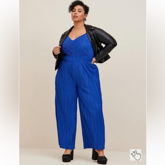 đź’™TORRID NWT CHIFFON PLEATED JUMPSUIT WITH POCKETS - Picture 3 of 7